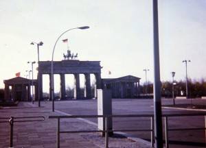 Clandestino nella DDR nel 1973. Breve racconto sulla Berlino, Est ed Ovest, del suo muro e dei suoi abitanti | G.C. Storti