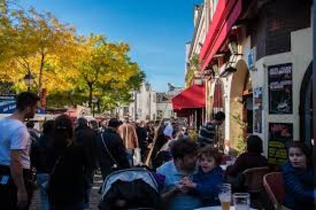 Anche a Parigi la gente è idiota