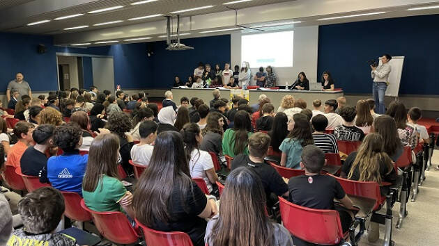  Nuovo Ospedale di Cremona LA PAROLA AD OLTRE 150 STUDENTI
