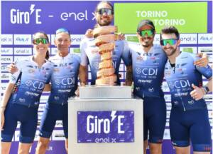 L'Oglio Po torna in sella al Giro-E 2025 con il Fly Cycling Team